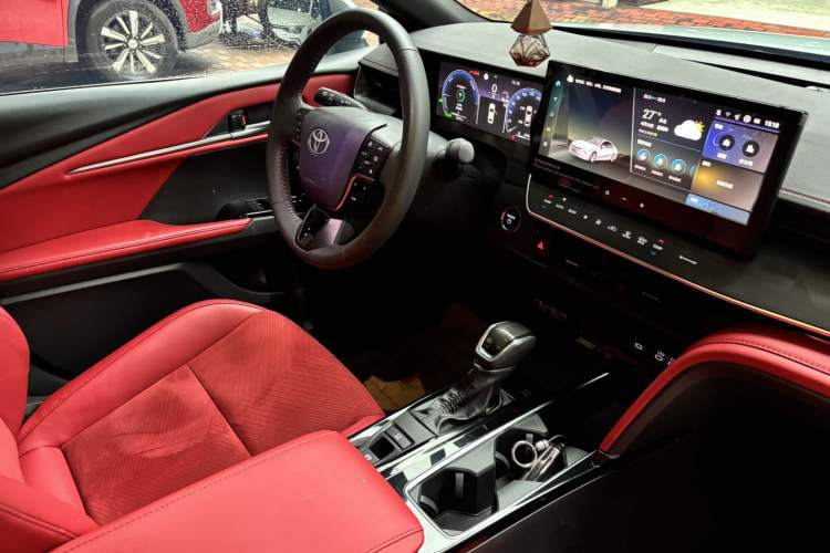 Used Toyota Camry 2024 Dual-Motor 2.0 HXS Sport Plus Edition Interior 5