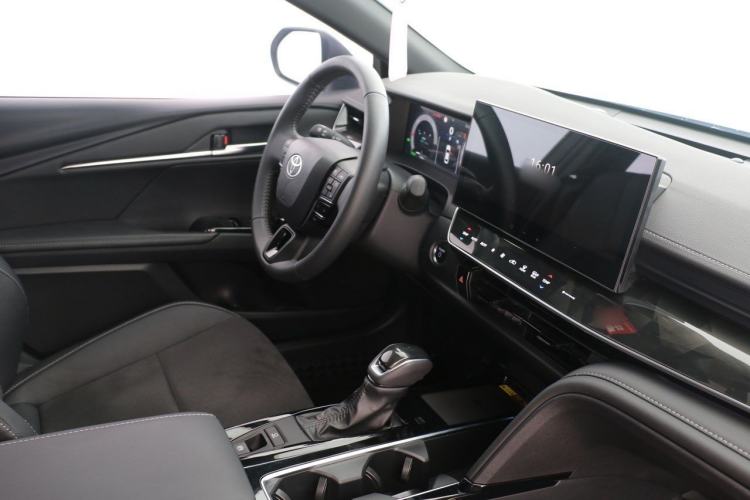 Used Toyota Camry 2024 Dual-Motor 2.0 HXS Sport Plus Edition Interior 6