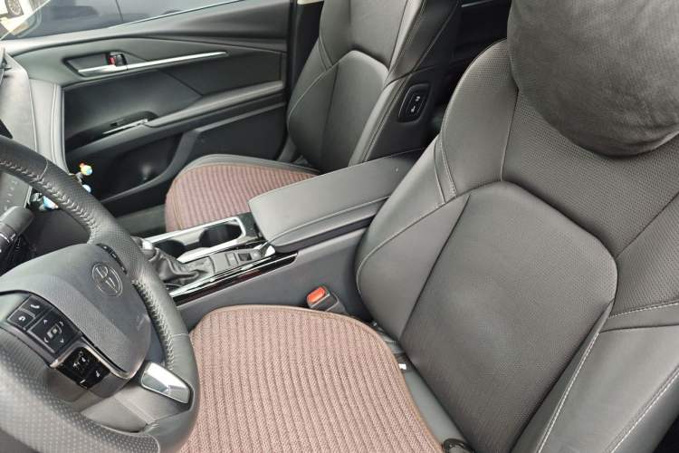 Used Toyota Camry 2024 Dual-Motor 2.0 HG Premium Edition Left Front Seat