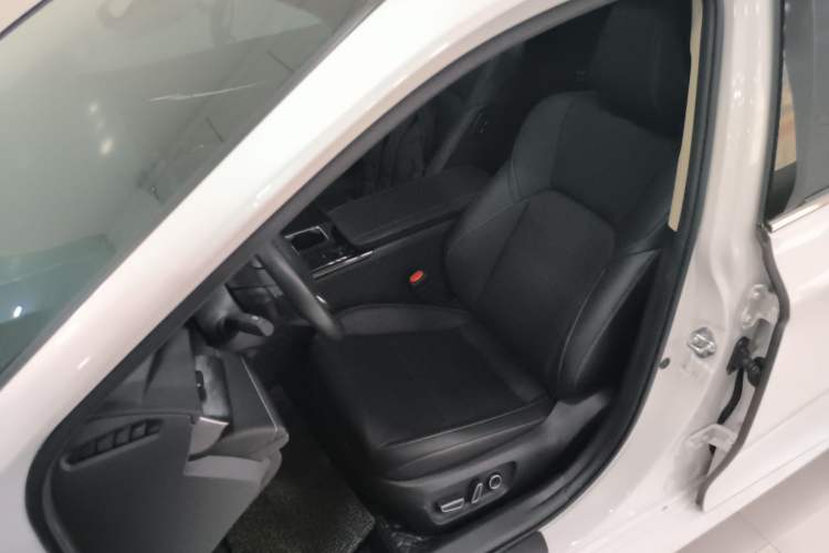 Used Toyota Camry 2024 Dual-Motor 2.0 HGVP Luxury Edition Left Front Seat