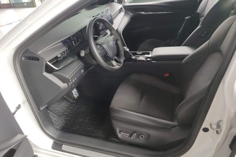 Used Toyota Camry 2024 Dual-Motor 2.0HS Sport Edition Left Front Seat