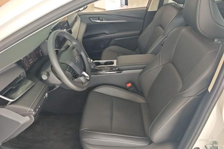 Used Toyota Camry 2024 2.0 GVP Luxury Edition Left Front Seat