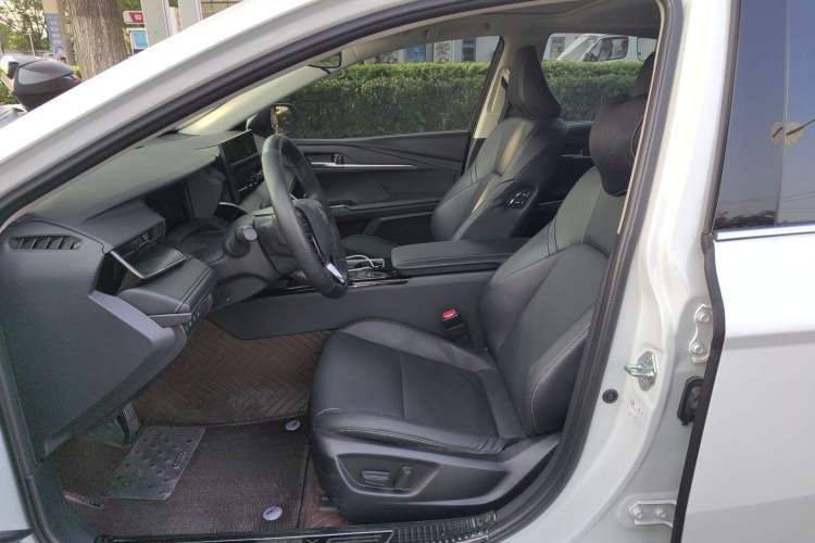 Used Toyota Camry 2024 Dual-Motor 2.0 HE Elite Edition Left Front Seat