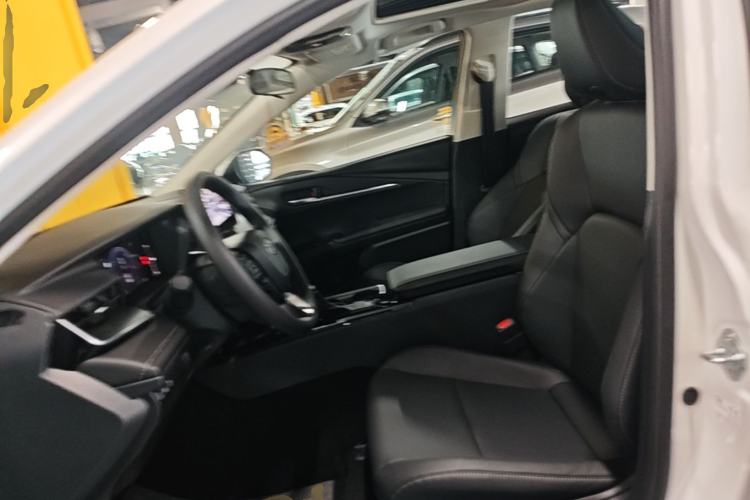 Used Toyota Camry 2024 Dual-Motor 2.0 HE Elite Edition Left Front Seat
