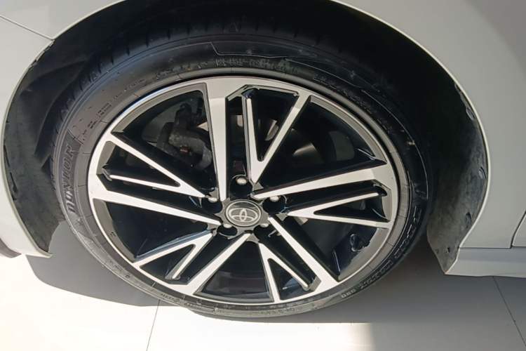 Used Toyota Camry 2024 Dual-Motor 2.0HS Sport Edition Left Front Wheel Hub