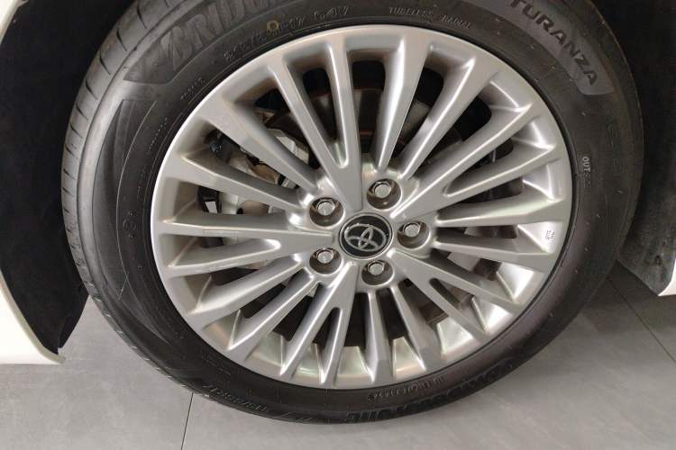 Used Toyota Camry 2024 Dual-Motor 2.0 HGVP Luxury Edition Left Front Wheel Hub