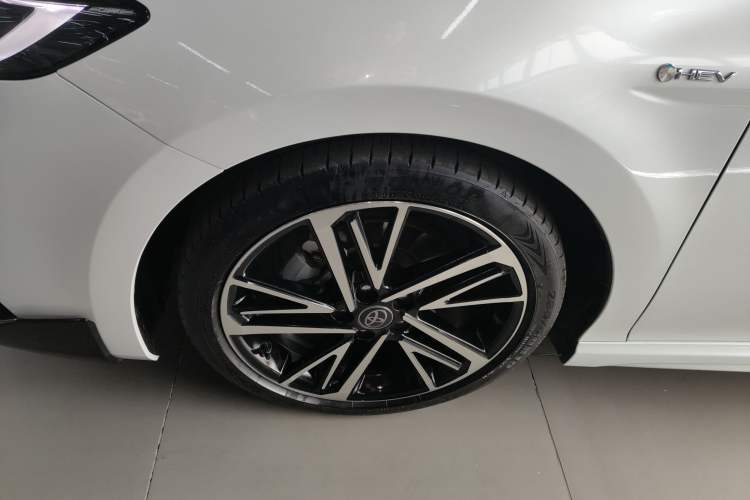 Used Toyota Camry 2024 Dual-Motor 2.0HS Sport Edition Left Front Wheel Hub
