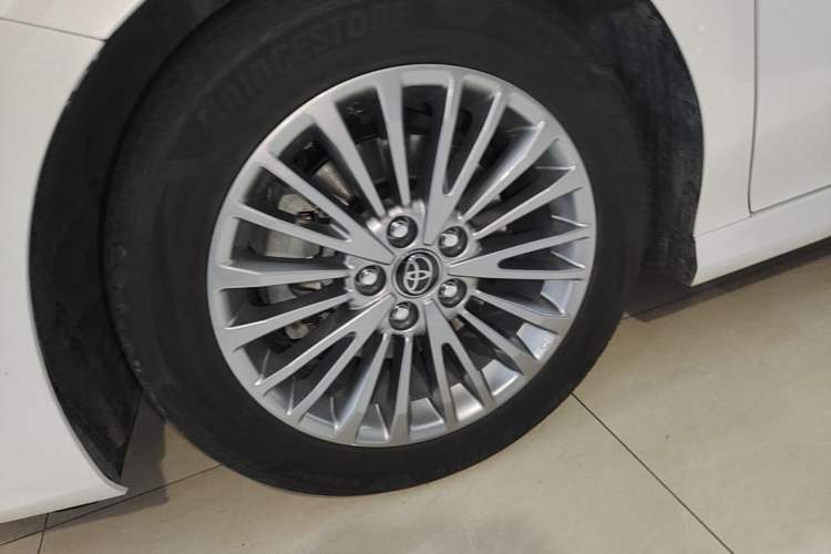 Used Toyota Camry 2024 Dual-Motor 2.0 HG Premium Edition Left Front Wheel Hub