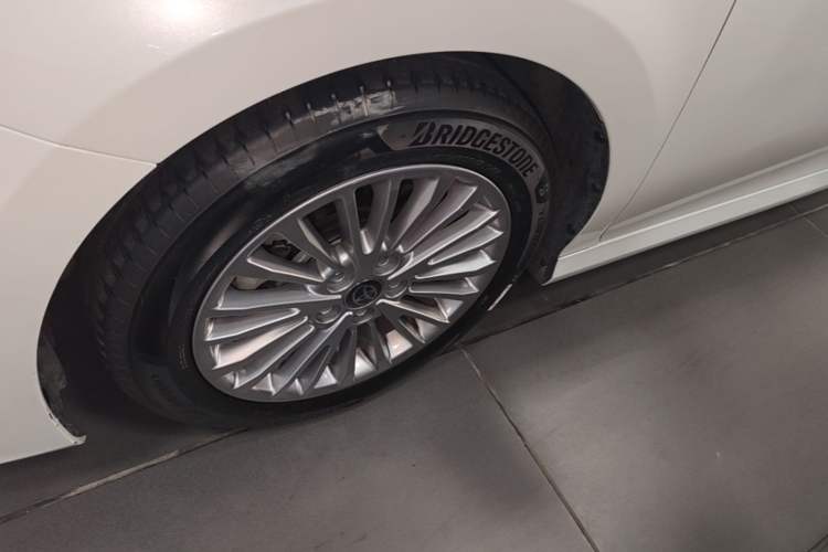 Used Toyota Camry 2024 2.0 GVP Luxury Edition Left Front Wheel Hub