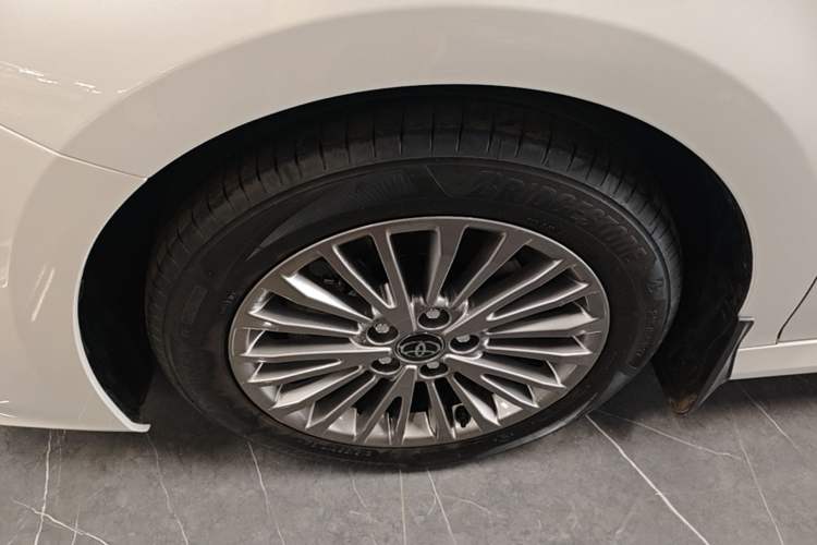 Used Toyota Camry 2024 Dual-Motor 2.0 HE Elite Edition Left Front Wheel Hub