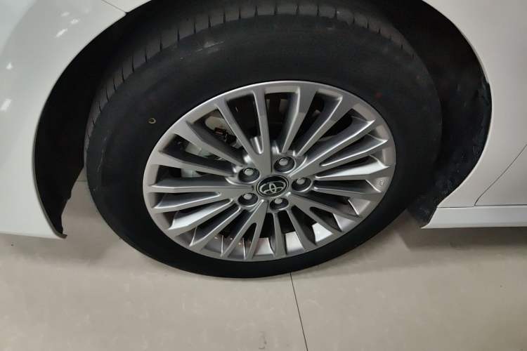 Used Toyota Camry 2024 Dual-Motor 2.0 HE Elite Edition Left Front Wheel Hub
