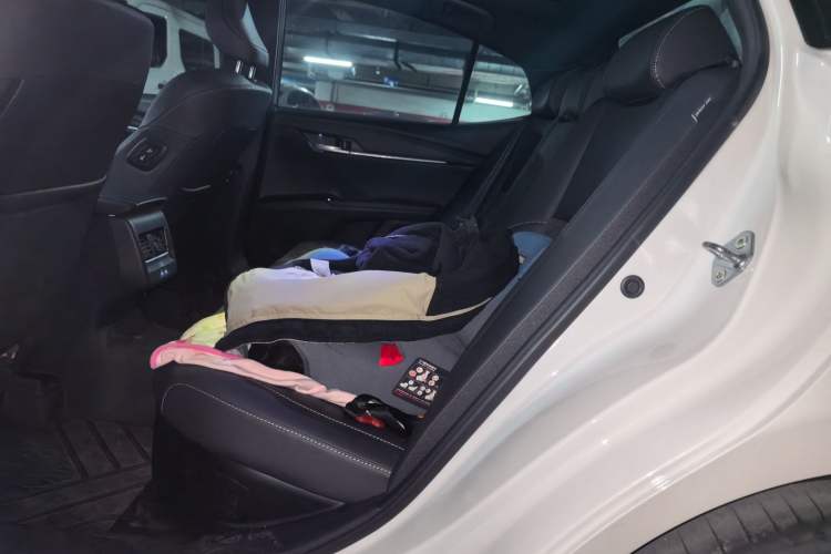 Used Toyota Camry 2024 Dual-Motor 2.0HS Sport Edition Left Rear Seat