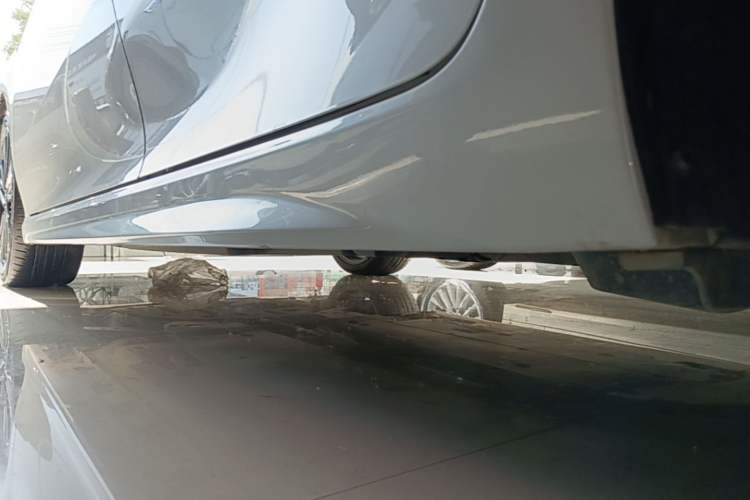 Used Toyota Camry 2024 Dual-Motor 2.0HS Sport Edition Left Side Sill
