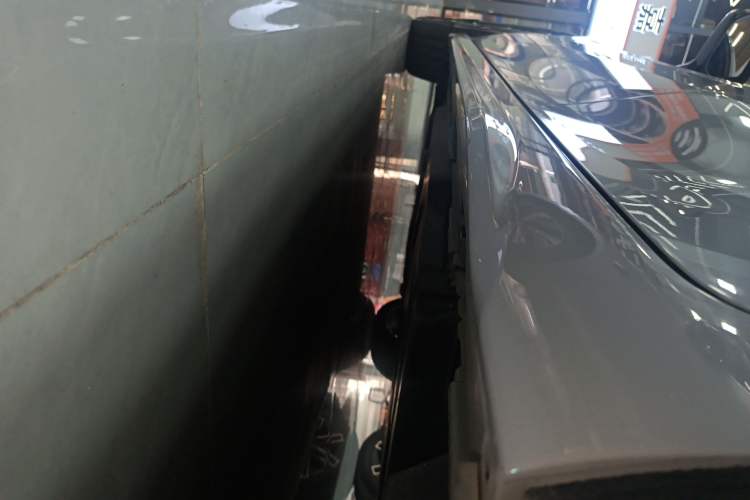 Used Toyota Camry 2024 Dual-Motor 2.0HS Sport Edition Left Side Sill