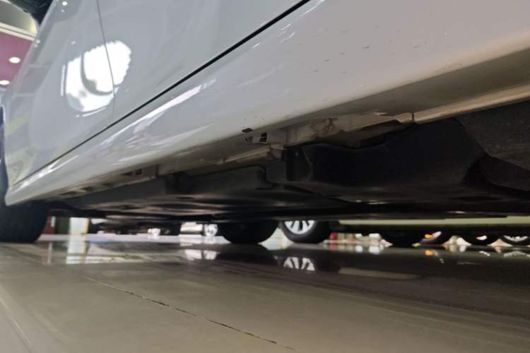 Used Toyota Camry 2024 Dual-Engine 2.5HG Prestige Edition Left Side Sill