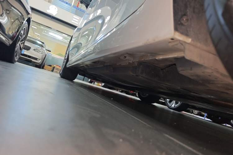 Used Toyota Camry 2024 2.0 GVP Luxury Edition Left Side Sill
