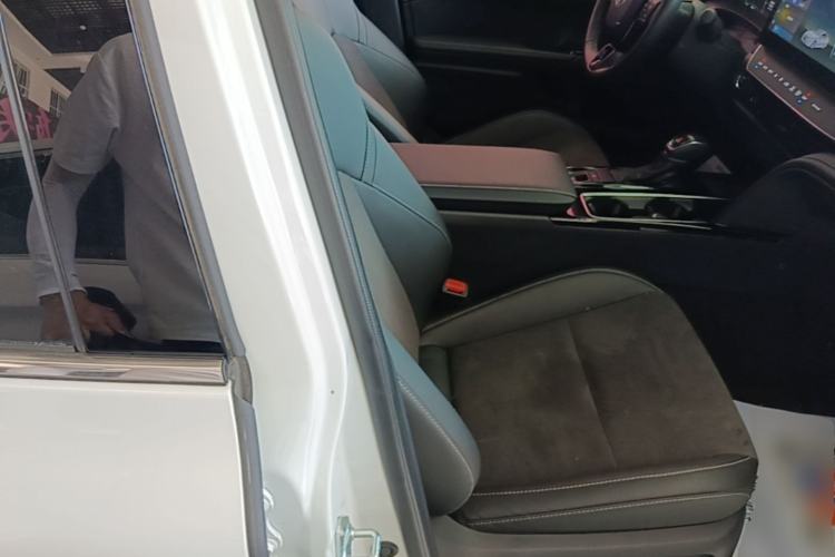 Used Toyota Camry 2024 Dual-Motor 2.0HS Sport Edition Right Front Seat