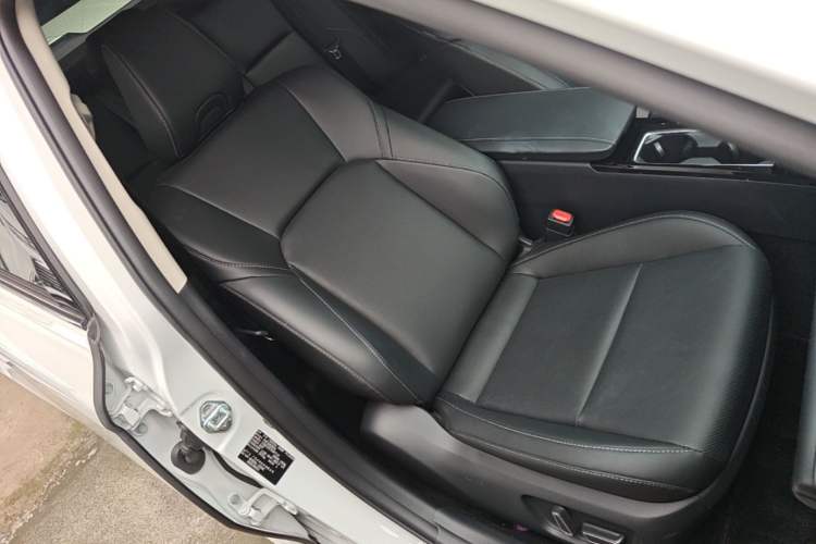 Used Toyota Camry 2024 Dual-Motor 2.0 HGVP Luxury Edition Right Front Seat
