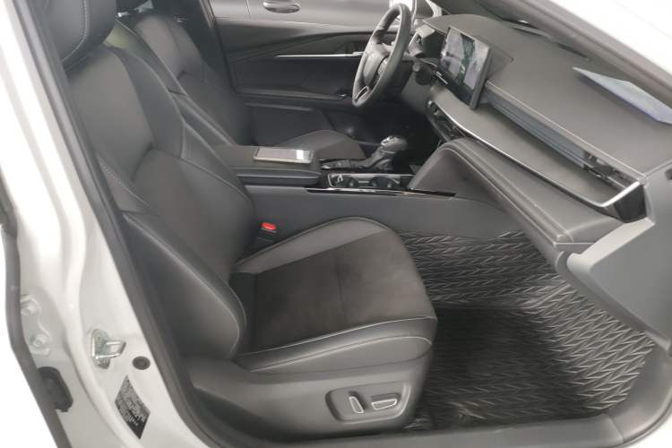 Used Toyota Camry 2024 Dual-Motor 2.0HS Sport Edition Right Front Seat