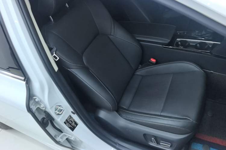 Used Toyota Camry 2024 Dual-Motor 2.0 HG Premium Edition Right Front Seat
