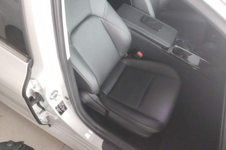 Used Toyota Camry 2024 2.0E Elite Edition Right Front Seat