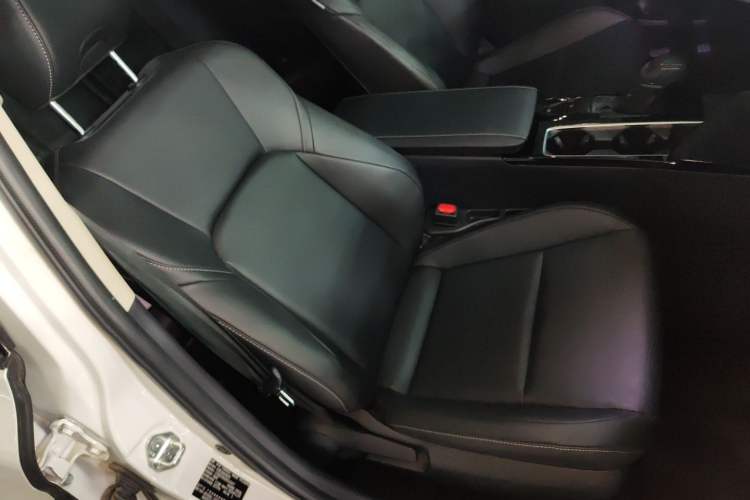 Used Toyota Camry 2024 Dual-Motor 2.0 HE Elite Edition Right Front Seat