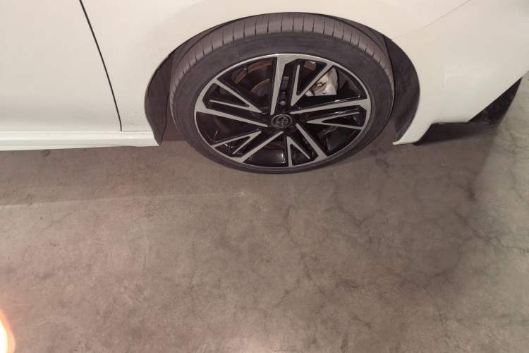 Used Toyota Camry 2024 Dual-Motor 2.0HS Sport Edition Right Front Wheel Hub