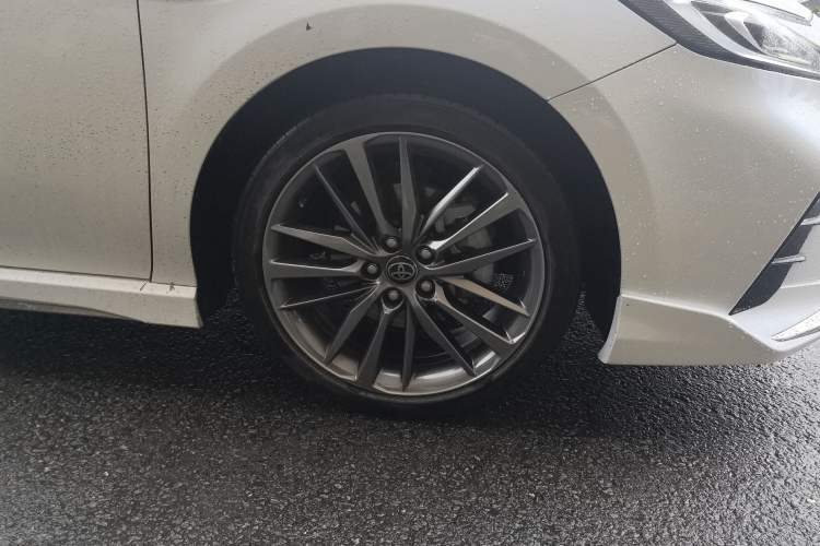 Used Toyota Camry 2024 Dual-Motor 2.0 HXS Sport Plus Edition Right Front Wheel Hub