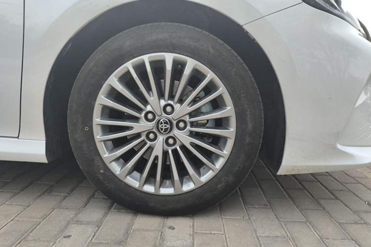 Used Toyota Camry 2024 2.0 GVP Luxury Edition Right Front Wheel Hub