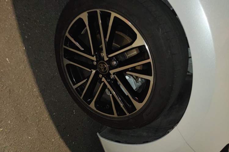 Used Toyota Camry 2024 Dual-Motor 2.0 HG Premium Edition Right Front Wheel Hub