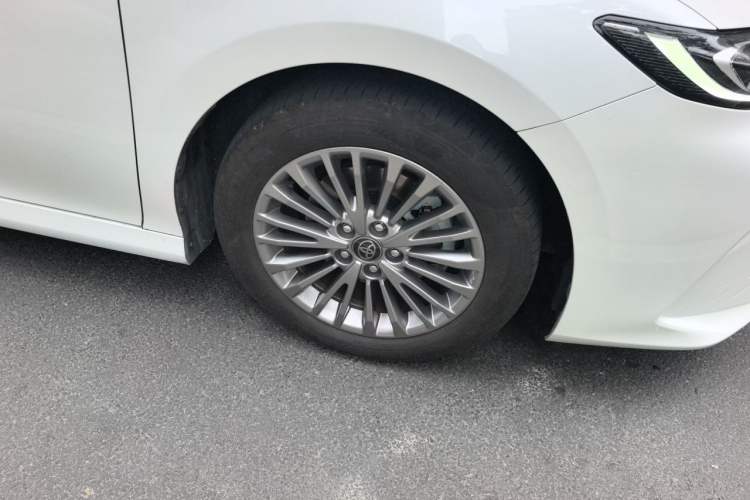Used Toyota Camry 2024 Dual-Motor 2.0 HE Elite Edition Right Front Wheel Hub
