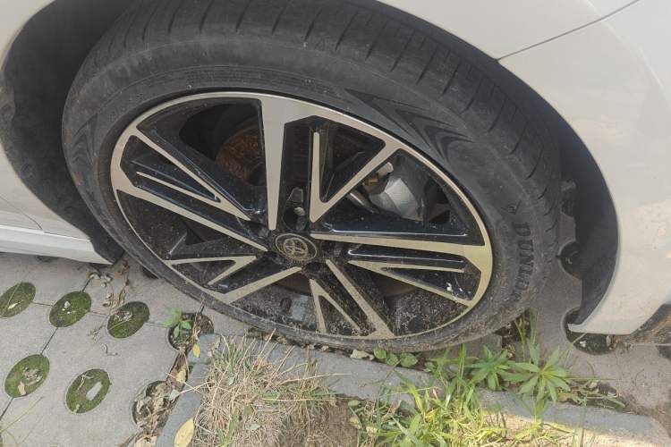 Used Toyota Camry 2024 Dual-Motor 2.0HS Sport Edition Right Front Wheel Hub