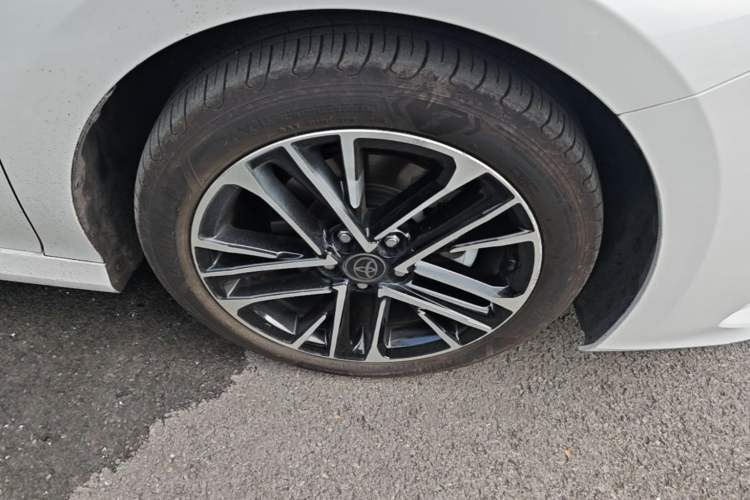 Used Toyota Camry 2024 Dual-Motor 2.0 HG Premium Edition Right Front Wheel Hub