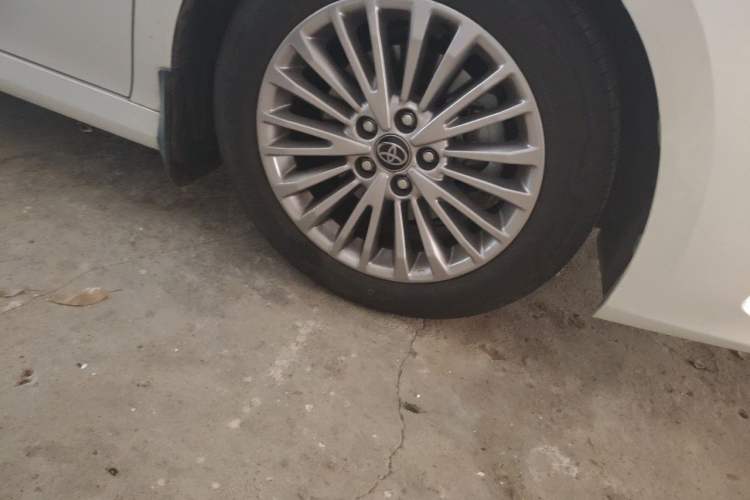 Used Toyota Camry 2024 2.0E Elite Edition Right Front Wheel Hub