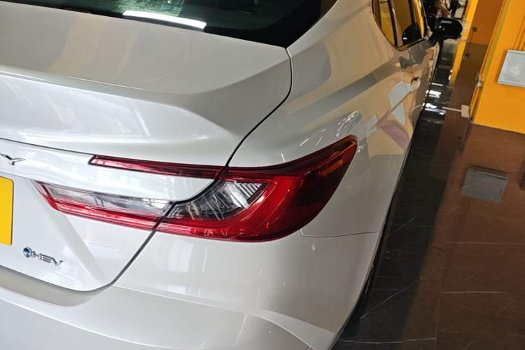Used Toyota Camry 2024 Dual-Motor 2.0 HE Elite Edition Right Rear Taillight