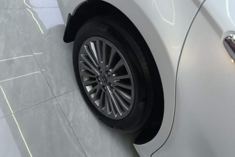 Used Toyota Camry 2024 Dual-Motor 2.0 HG Premium Edition Right Rear Wheel Hub