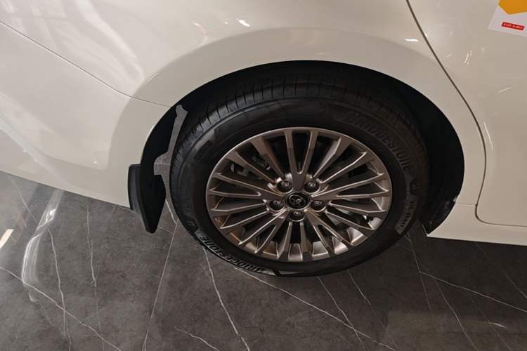 Used Toyota Camry 2024 Dual-Motor 2.0 HE Elite Edition Right Rear Wheel Hub