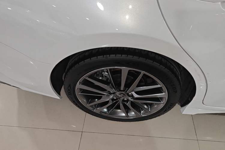Used Toyota Camry 2024 Dual-Motor 2.0 HXS Sport Plus Edition Right Rear Wheel Hub