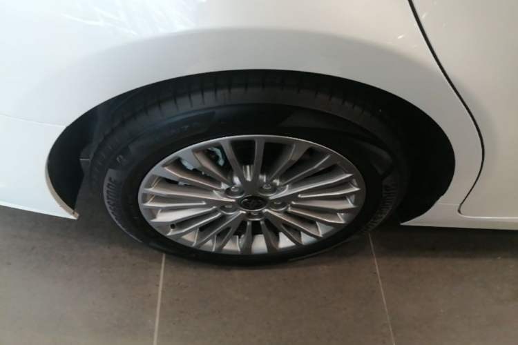 Used Toyota Camry 2024 Dual-Motor 2.0 HGVP Luxury Edition Right Rear Wheel Hub