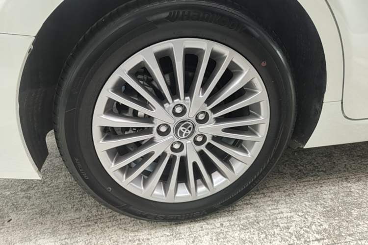 Used Toyota Camry 2024 2.0 GVP Luxury Edition Right Rear Wheel Hub