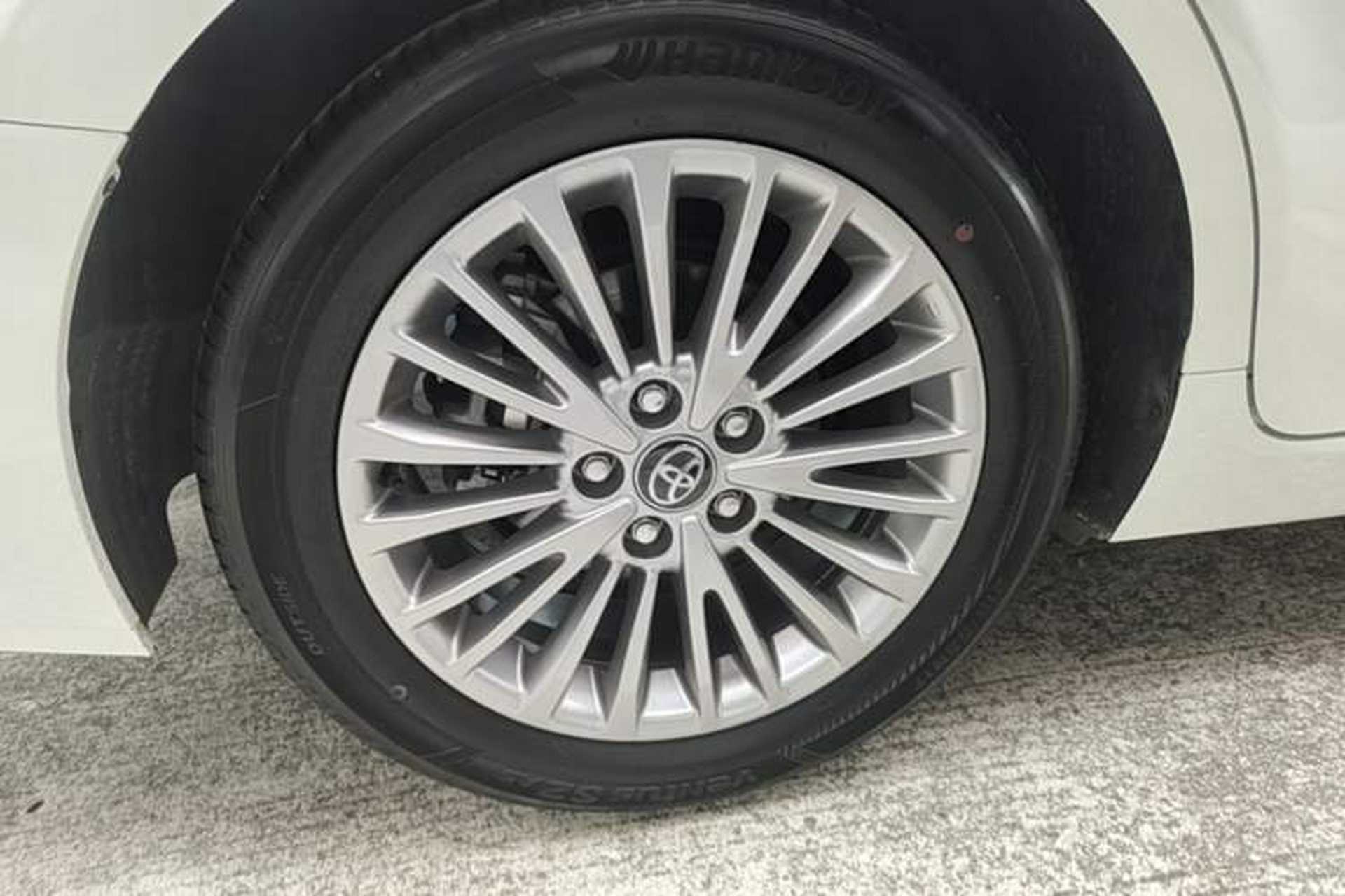 Used Toyota Camry 2024 2.0 GVP Luxury Edition Right Rear Wheel Hub