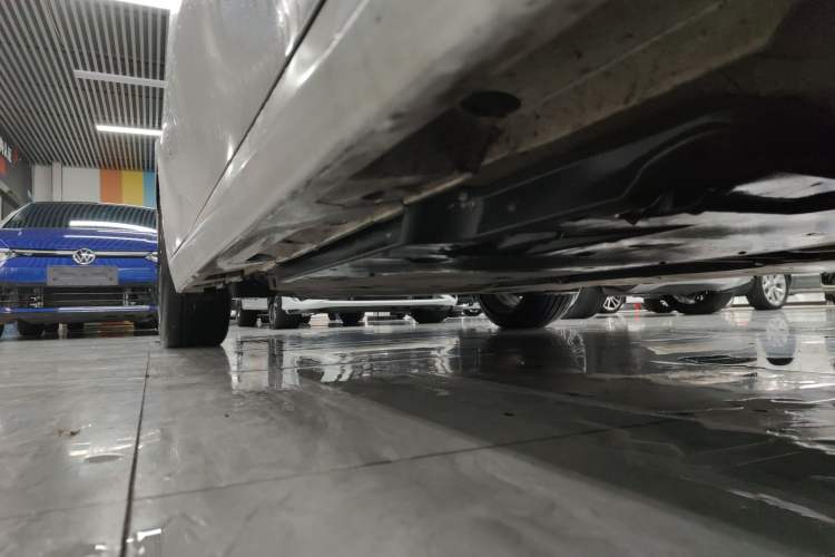 Used Toyota Camry 2024 Dual-Engine 2.5HG Prestige Edition Right Side Sill