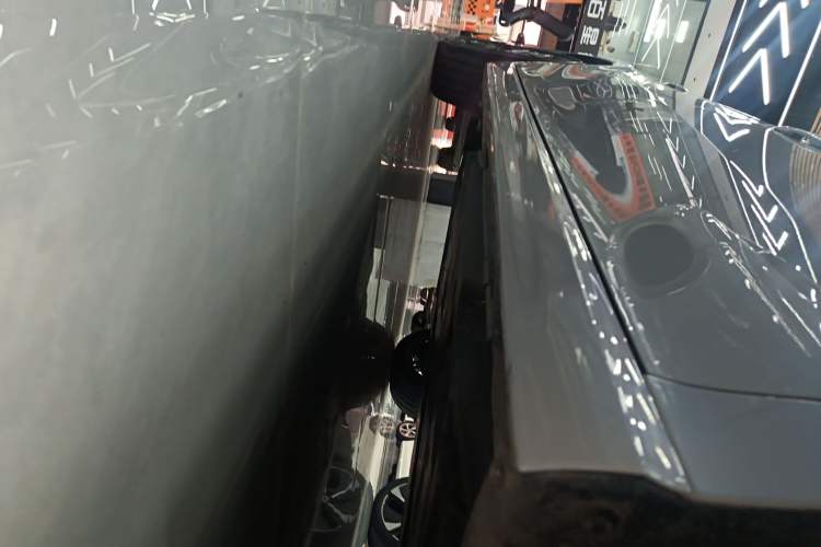 Used Toyota Camry 2024 Dual-Motor 2.0HS Sport Edition Right Side Sill