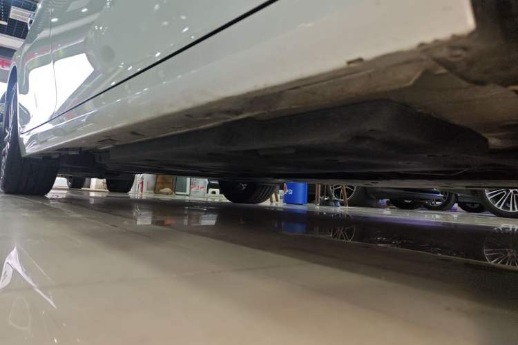 Used Toyota Camry 2024 Dual-Engine 2.5HG Prestige Edition Right Side Sill