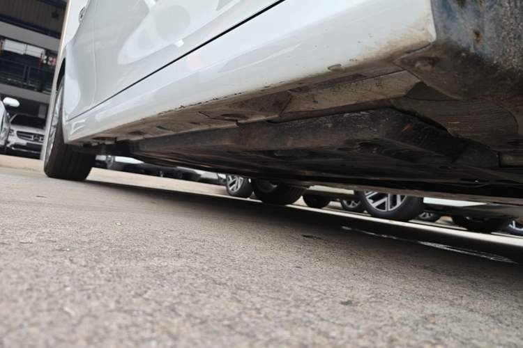 Used Toyota Camry 2024 Dual-Motor 2.0 HGVP Luxury Edition Right Side Sill