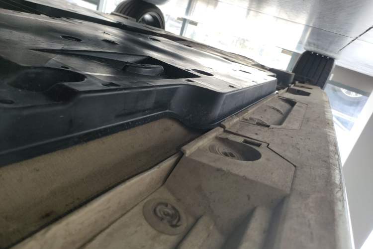 Used Toyota Camry 2024 Dual-Motor 2.0HS Sport Edition Right Side Sill