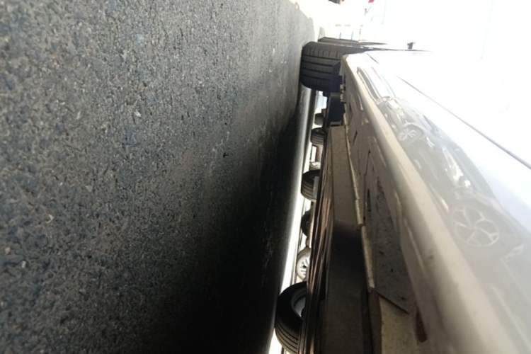 Used Toyota Camry 2024 Dual-Motor 2.0 HGVP Luxury Edition Right Side Sill