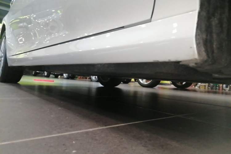 Used Toyota Camry 2024 Dual-Motor 2.0 HGVP Luxury Edition Right Side Sill