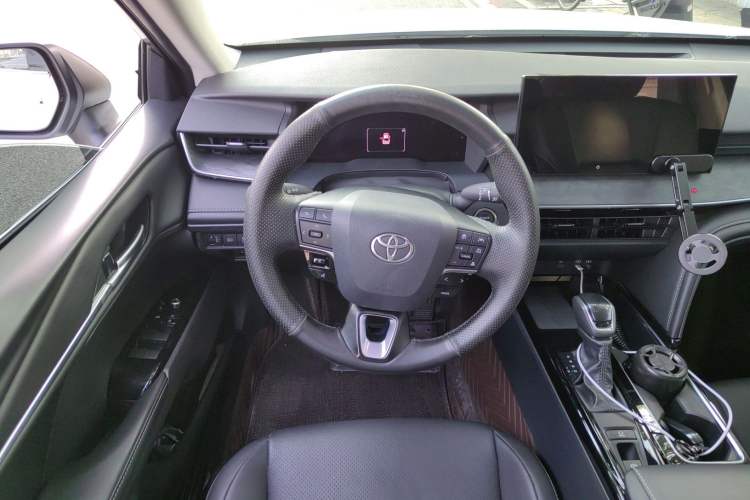 Used Toyota Camry 2024 Dual-Motor 2.0 HE Elite Edition Steering Wheel