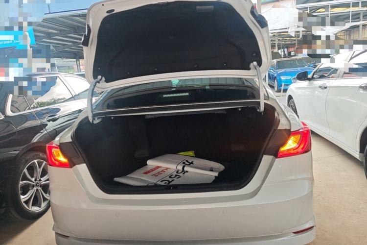 Used Toyota Camry 2024 2.0G Prestige Edition Trunk